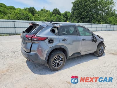 Trzecie zdjęcie samochodu z tyłu: 2021 NISSAN ROGUE S VIN:5N1AT3AA7MC687837 - miniatura