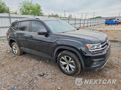 Czwarte zdjęcie samochodu z boku: 2018 VOLKSWAGEN ATLAS SE VIN:1V2LR2CA8JC556591 - miniatura