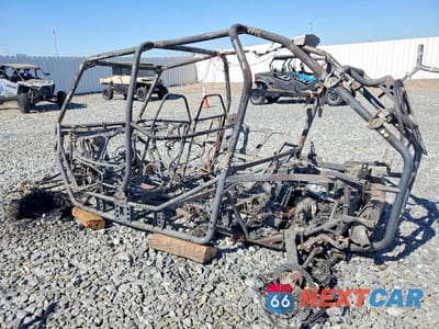 Czwarte zdjęcie samochodu z boku: 2015 POLARIS RZR UTILITY VEHICLE VIN:4XAVCE874FB311995 - miniatura