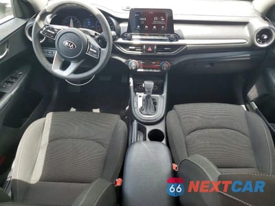 Zdjęcie 8 z 12 samochodu: 2019 KIA FORTE LXS VIN:3KPF24AD9KE128499 - miniatura