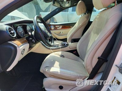 Zdjęcie 7 z 12 samochodu: 2017 MERCEDES-BENZ E 300 4MATIC VIN:WDDZF4KB8HA238752 - miniatura