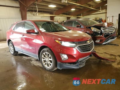 Czwarte zdjęcie samochodu z boku: 2019 CHEVROLET EQUINOX LT VIN:3GNAXKEV5KS630017 - miniatura