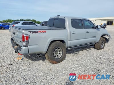 Trzecie zdjęcie samochodu z tyłu: 2021 TOYOTA TACOMA TRD SPORT VIN:3TYCZ5AN8MT026315 - miniatura