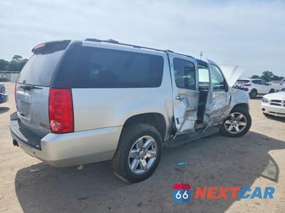 Trzecie zdjęcie samochodu z tyłu: 2011 GMC YUKON XL C1500 SLT VIN:1GKS1KE03BR337114 - miniatura