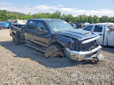 Czwarte zdjęcie samochodu z boku: 2019 CHEVROLET SILVERADO K3500 VIN:1GC4KVCY1KF141038 - miniatura