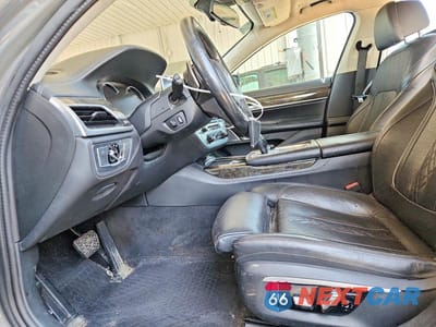 Zdjęcie 7 z 12 samochodu: 2016 BMW 750 XI VIN:WBA7F2C57GGE12322 - miniatura