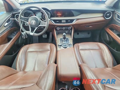 Zdjęcie 8 z 13 samochodu: 2018 ALFA ROMEO STELVIO TI VIN:ZASFAKBN8J7C24273 - miniatura