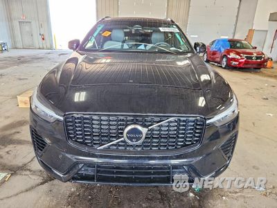 Piąte zdjęcie samochodu w środku: 2022 VOLVO XC60 T8 RECHARGE R-DESIGN VIN:YV4H60DMXN1070134 - miniatura