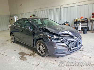 Czwarte zdjęcie samochodu z boku: 2017 CHEVROLET CRUZE LT VIN:1G1BE5SM7H7239791 - miniatura