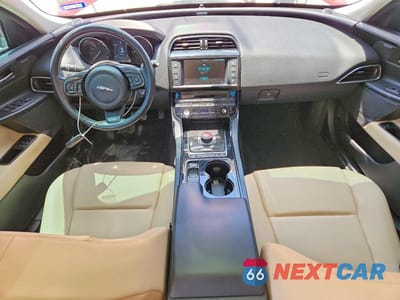Zdjęcie 8 z 12 samochodu: 2017 JAGUAR XE PREMIUM VIN:SAJAD4BN6HA971679 - miniatura