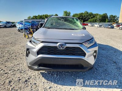 Piąte zdjęcie samochodu w środku: 2019 TOYOTA RAV4 HYBRID XLE VIN:JTMRWRFV2KD034966 - miniatura