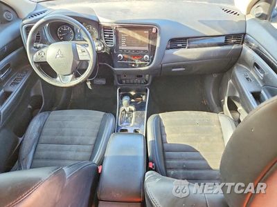 Zdjęcie 8 z 13 samochodu: 2020 MITSUBISHI OUTLANDER SE VIN:JA4AD3A35LZ045254 - miniatura