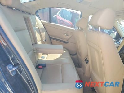 Zdjęcie 10 z 13 samochodu: 2011 BMW 328 XI VIN:WBAPK7G5XBNN78483 - miniatura