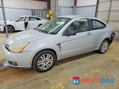 2008 FORD FOCUS SE 1FAHP33NX8W112908 - główne zdjęcie licytacji z USA - miniatura
