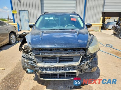 Piąte zdjęcie samochodu w środku: 2018 FORD ESCAPE SE VIN:1FMCU9GD4JUA30977 - miniatura