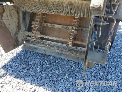 Zdjęcie 10 z 13 samochodu: 2007 INTERNATIONAL 4000 4200 - REFUSE TRUCK VIN:1HTMPAFN67H390851 - miniatura