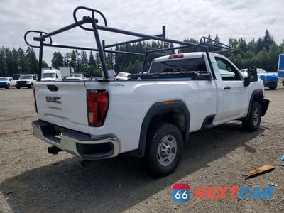 Trzecie zdjęcie samochodu z tyłu: 2022 GMC SIERRA K2500 HEAVY DUTY VIN:1GT09LE73NF330636 - miniatura