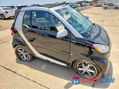Czwarte zdjęcie samochodu z boku: 2011 SMART FORTWO PASSION VIN:WMEEK3BA7BK510927 - miniatura