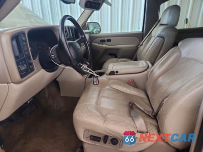 Zdjęcie 7 z 13 samochodu: 2002 CHEVROLET SUBURBAN K2500 VIN:3GNGK26U92G242273 - miniatura