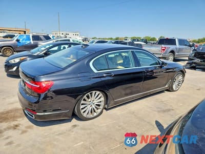 Trzecie zdjęcie samochodu z tyłu: 2016 BMW 750 I VIN:WBA7F0C53GGL99070 - miniatura