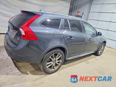 Trzecie zdjęcie samochodu z tyłu: 2015 VOLVO V60 CROSS COUNTRY PREMIER VIN:YV4612HK4F1001516 - miniatura