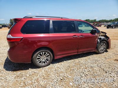 Trzecie zdjęcie samochodu z tyłu: 2019 TOYOTA SIENNA XLE 8-PASSENGER VIN:5TDYZ3DC8KS989602 - miniatura