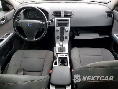 Zdjęcie 8 z 14 samochodu: 2010 VOLVO V50 2.4I VIN:YV1390MW4A2573680 - miniatura