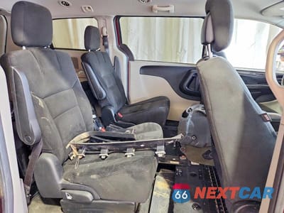 Zdjęcie 11 z 13 samochodu: 2016 DODGE GRAND CARAVAN SE VIN:2C4RDGBG1GR398589 - miniatura