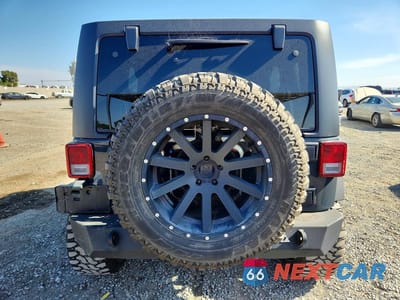 Zdjęcie 6 z 13 samochodu: 2016 JEEP WRANGLER UNLIMITED SPORT VIN:1C4BJWDG8GL318909 - miniatura