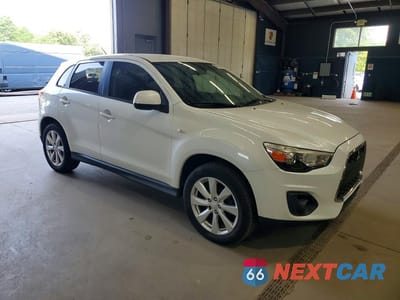 Czwarte zdjęcie samochodu z boku: 2015 MITSUBISHI OUTLANDER SPORT ES VIN:4A4AR3AWXFE038418 - miniatura