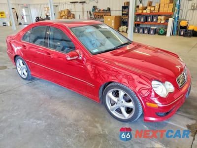 Czwarte zdjęcie samochodu z boku: 2005 MERCEDES-BENZ C 230K SPORT SEDAN VIN:WDBRF40JX5F716543 - miniatura