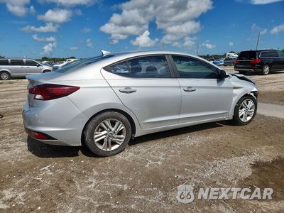 Trzecie zdjęcie samochodu z tyłu: 2019 HYUNDAI ELANTRA VALUE EDITION VIN:5NPD84LF6KH414682 - miniatura
