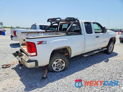 Trzecie zdjęcie samochodu z tyłu: 2013 GMC SIERRA K2500 SLE VIN:1GT220CG1DZ323115 - miniatura