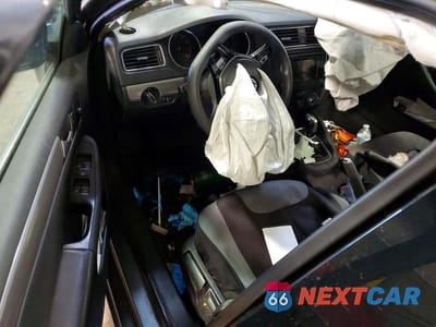 Zdjęcie 8 z 12 samochodu: 2017 VOLKSWAGEN JETTA S VIN:3VW2B7AJ6HM228870 - miniatura