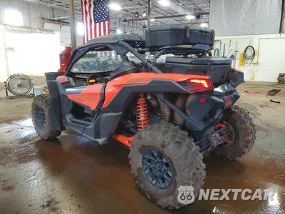 Trzecie zdjęcie samochodu z tyłu: 2020 CAN-AM MAVERICK X3 UTILITY VEHICLE VIN:3JBVGAY46LK001894 - miniatura