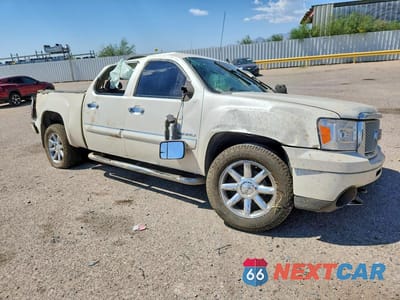 Czwarte zdjęcie samochodu z boku: 2011 GMC SIERRA K1500 DENALI VIN:3GTP2XE25BG166508 - miniatura