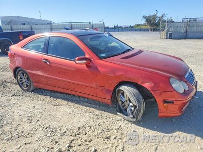 Czwarte zdjęcie samochodu z boku: 2002 MERCEDES-BENZ C 230K SPORT COUPE VIN:WDBRN47J52A299544 - miniatura