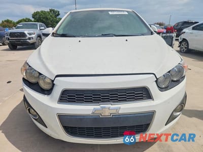 Piąte zdjęcie samochodu w środku: 2014 CHEVROLET SONIC LTZ VIN:1G1JE6SB7E4108101 - miniatura
