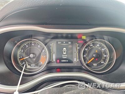 Zdjęcie 9 z 13 samochodu: 2015 JEEP CHEROKEE LATITUDE VIN:1C4PJMCS0FW755462 - miniatura