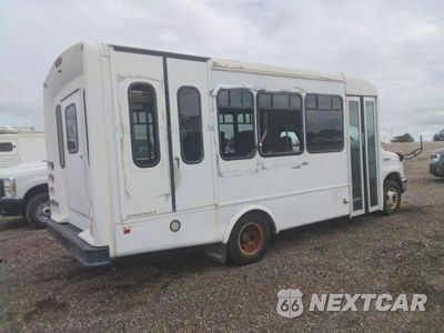 Trzecie zdjęcie samochodu z tyłu: 2017 FORD E350 SHUTTLE BUS VIN:1FDEE3FS7HDC02528 - miniatura