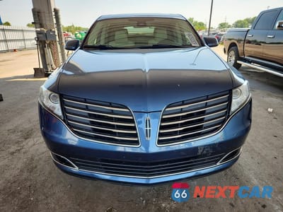 Piąte zdjęcie samochodu w środku: 2018 LINCOLN MKT VIN:2LMHJ5FK5JBL00753 - miniatura