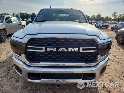 Piąte zdjęcie samochodu w środku: 2022 RAM 3500 BIG HORN/LONE STAR VIN:3C63R3HL5NG302865 - miniatura