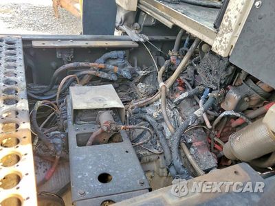 Zdjęcie 13 z 13 samochodu: 2022 KALMAR OTTAWA T2 YARD TRUCK VIN:11VJ813A2NA000421 - miniatura