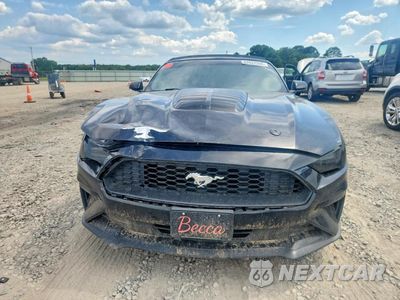 Piąte zdjęcie samochodu w środku: 2018 FORD MUSTANG VIN:1FATP8UH7J5125076 - miniatura