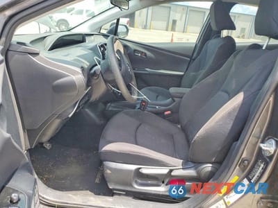 Zdjęcie 7 z 14 samochodu: 2017 TOYOTA PRIUS TWO VIN:JTDKBRFU8H3031248 - miniatura