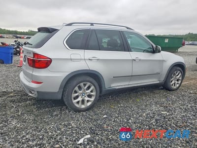 Trzecie zdjęcie samochodu z tyłu: 2013 BMW X5 XDRIVE35I VIN:5UXZV4C5XD0B06938 - miniatura