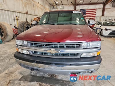 Piąte zdjęcie samochodu w środku: 2001 CHEVROLET SILVERADO K1500 VIN:1GCEK14T81Z332937 - miniatura