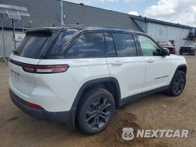 Trzecie zdjęcie samochodu z tyłu: 2025 JEEP GRAND CHEROKEE LIMITED VIN:1C4RJHBG8S8791573 - miniatura