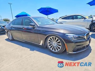 Czwarte zdjęcie samochodu z boku: 2019 BMW 740 I VIN:WBA7E2C58KB454438 - miniatura