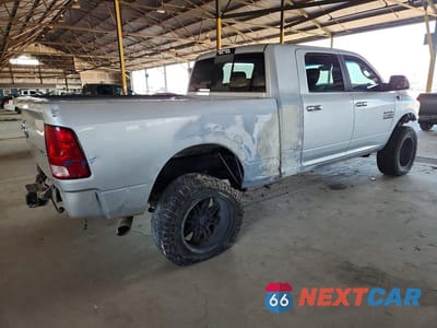 Trzecie zdjęcie samochodu z tyłu: 2018 RAM 2500 SLT VIN:3C6UR5ML1JG333840 - miniatura